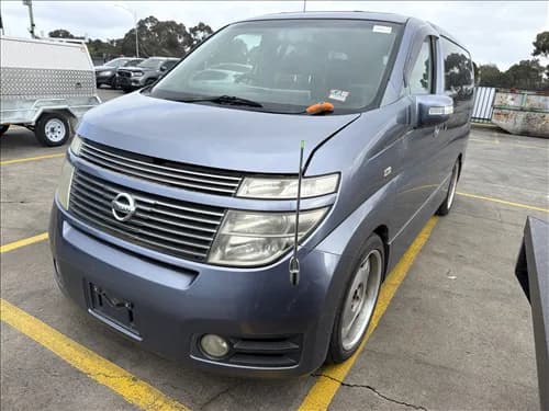 2002 Nissan Elgrand E51 (2002-2010) at Geelong