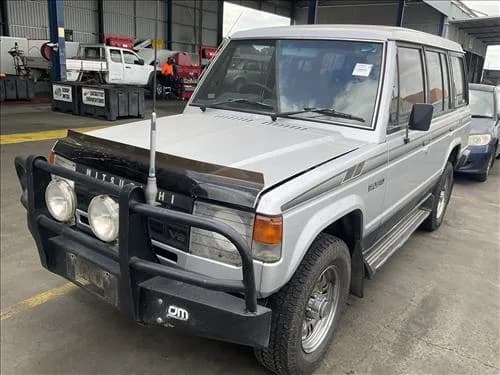 1989 Mitsubishi Pajero NF (1988-1989) at Dandenong