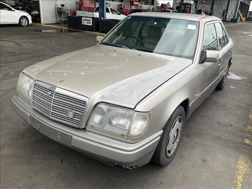 1994 Mercedes-Benz E Class W124 (1993-1997) at Dandenong