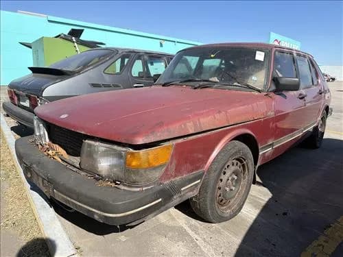 1984 Saab 900 (1982 - 1986 at Geelong