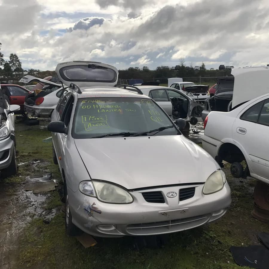 2000 Hyundai Lantra at Kilsyth