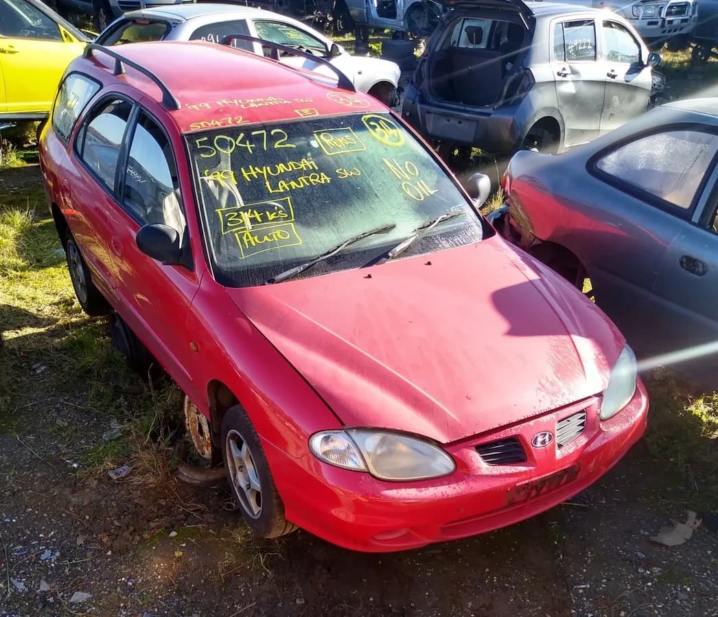 1999 Hyundai Lantra at Kilsyth