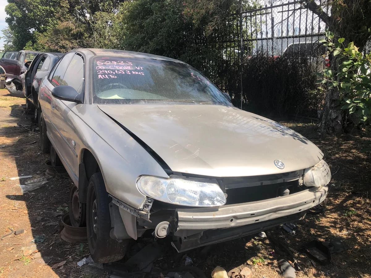 2000 Holden Commodore at Campbellfield