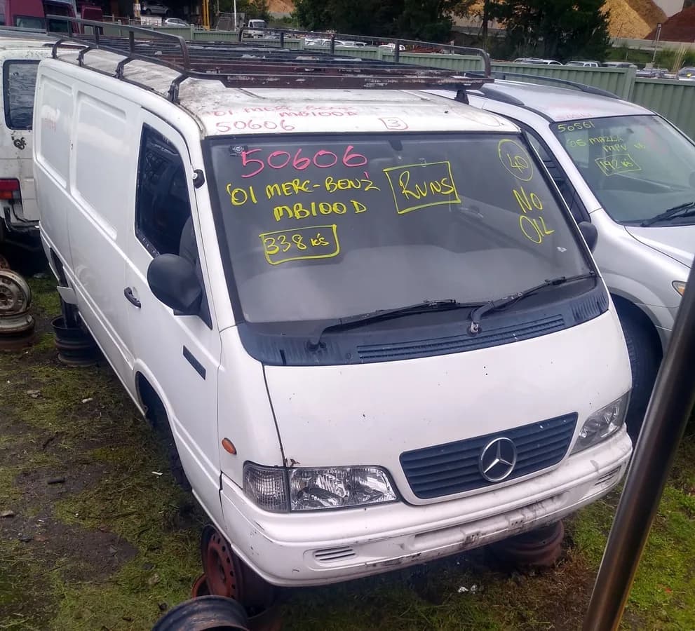 2001 Mercedes-Benz Mb100 at Kilsyth
