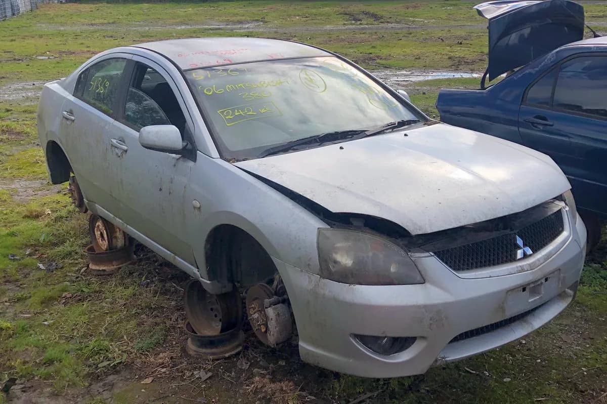2006 Mitsubishi 380 at Kilsyth