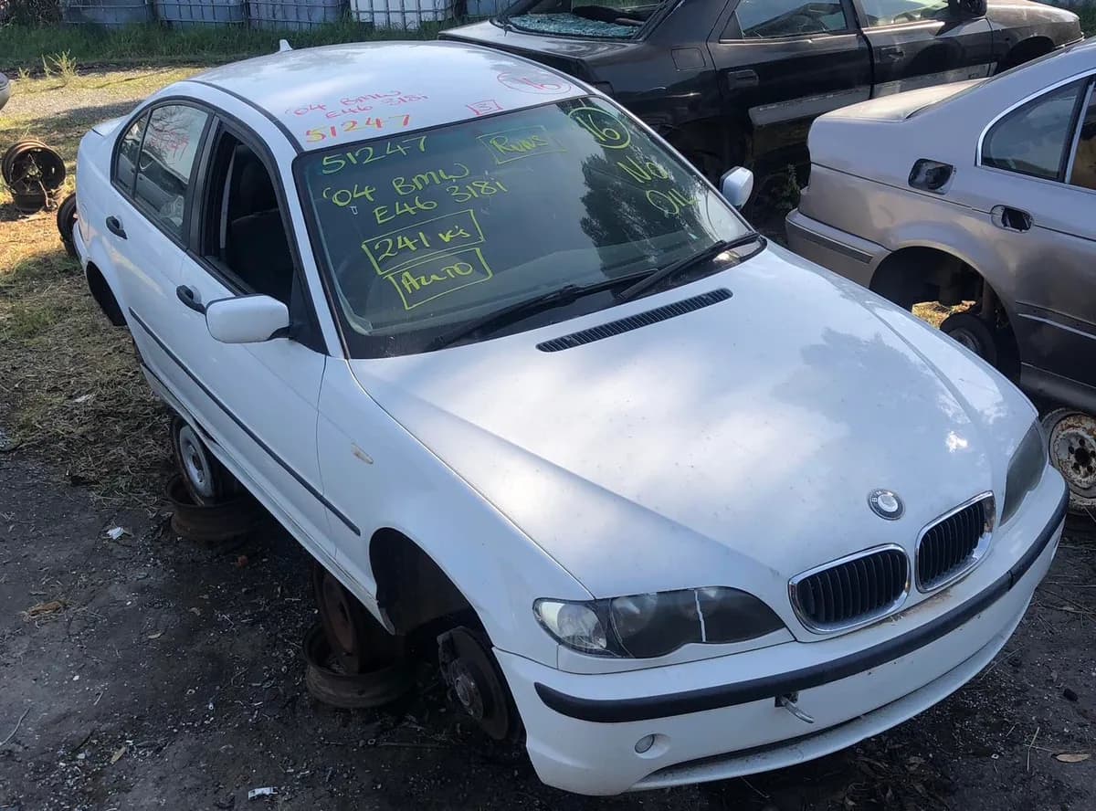 2004 BMW 318i at Kilsyth