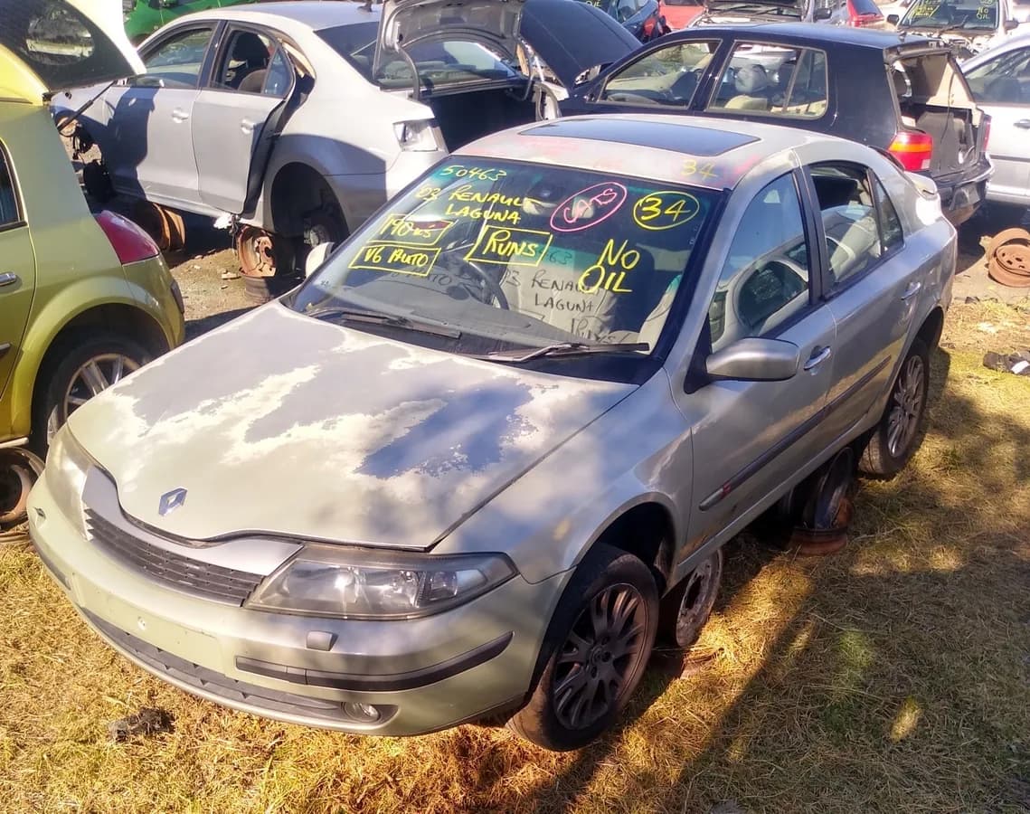 2003 Renault Laguna at Kilsyth