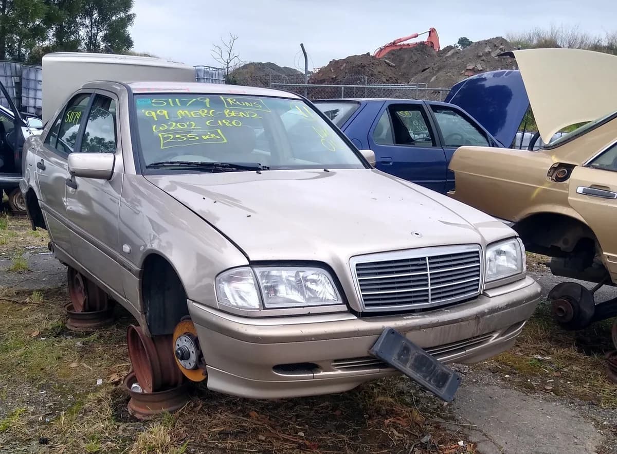 1999 Mercedes-Benz C180 at Kilsyth