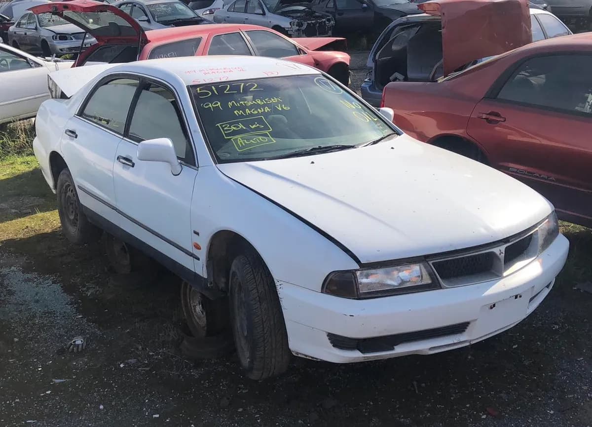 1999 Mitsubishi Magna at Kilsyth