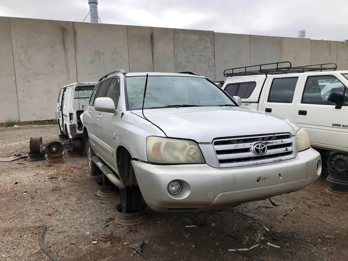 2003 Toyota Kluger at Campbellfield