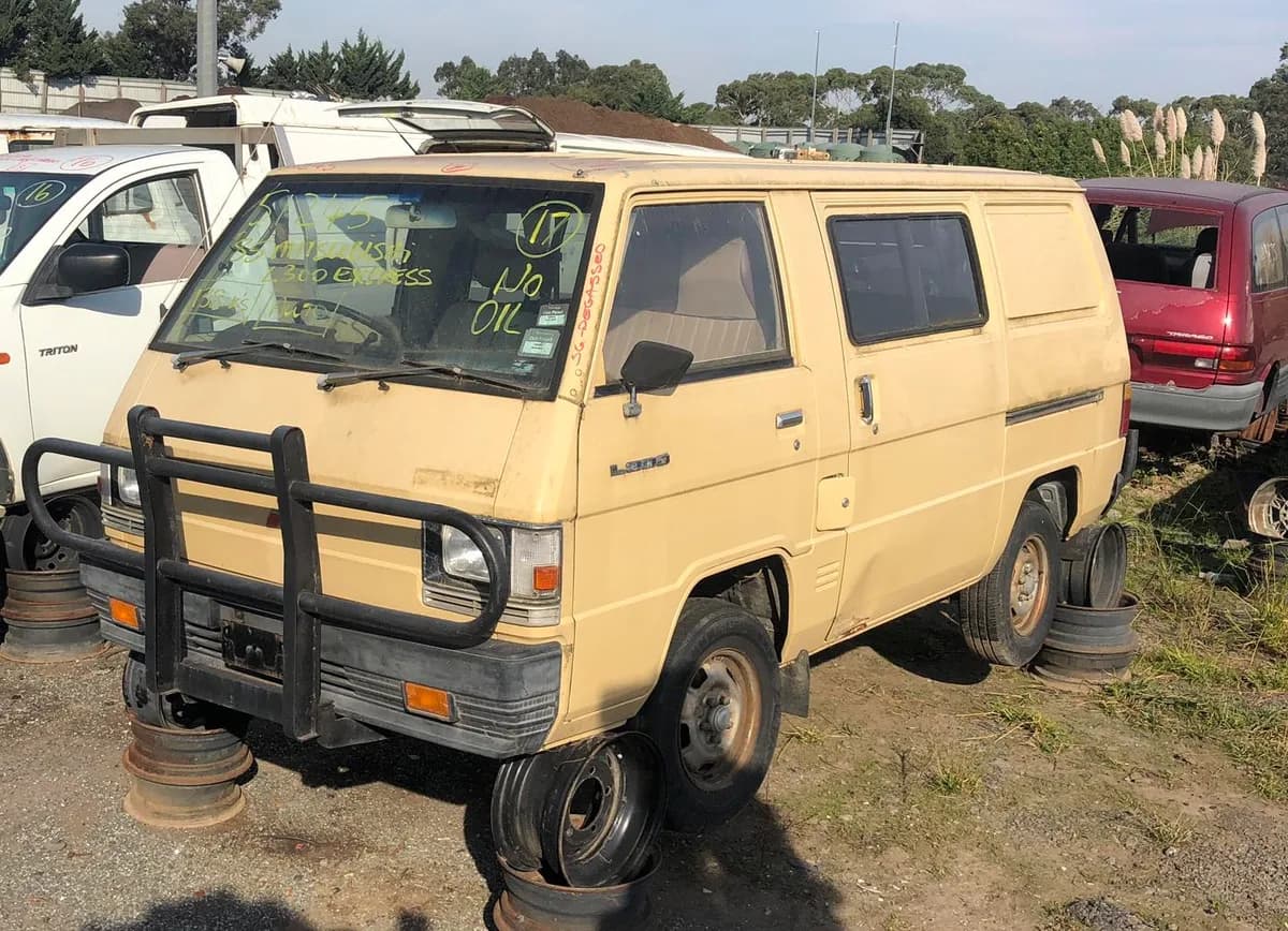 1985 Mitsubishi L300 at Kilsyth