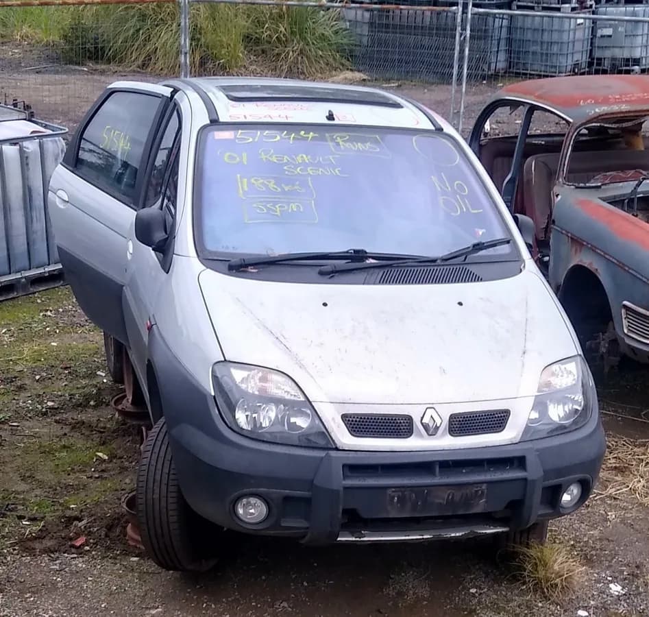 2001 Renault Scenic at Kilsyth
