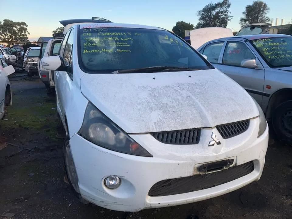 2004 Mitsubishi Grandis at Campbellfield