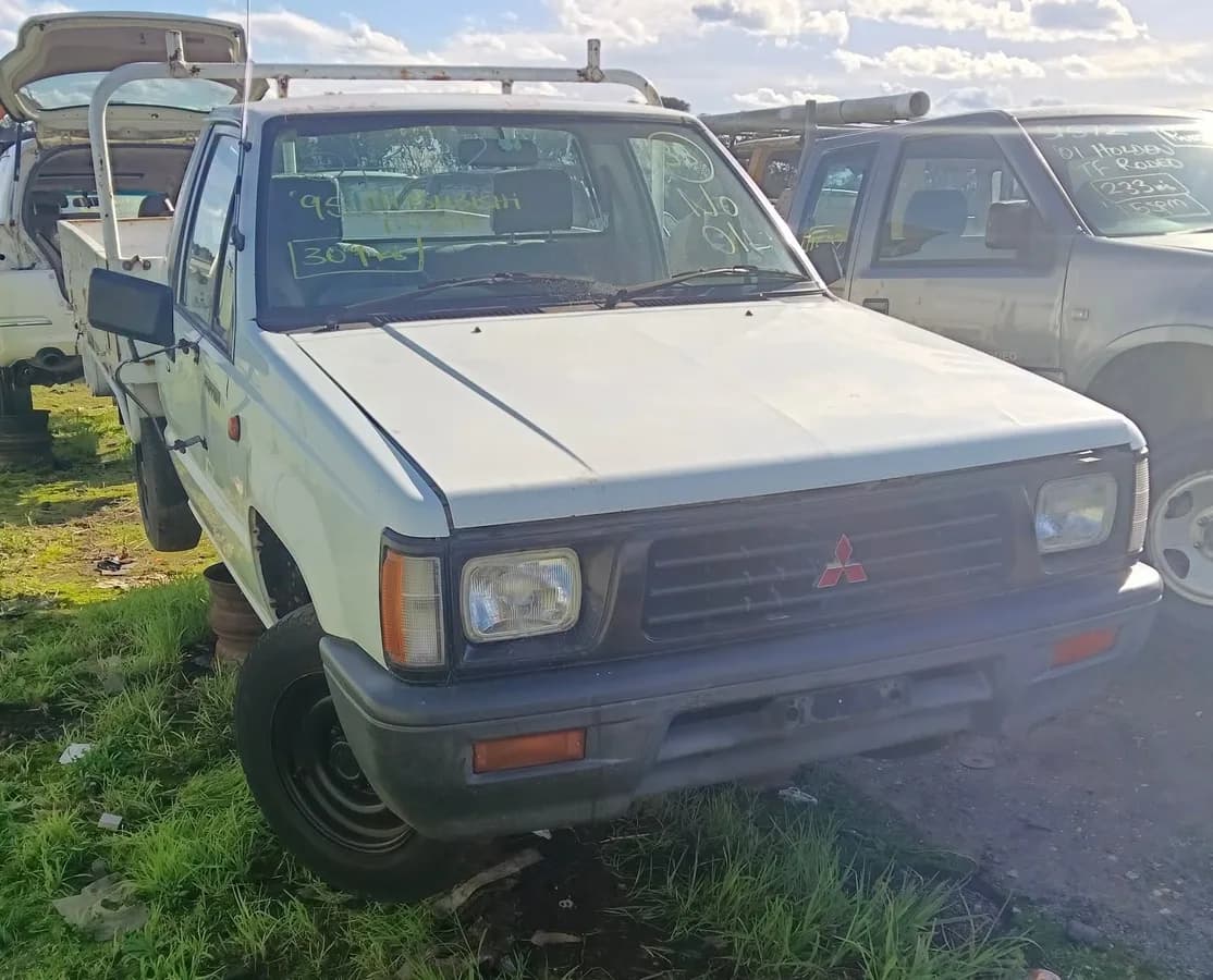 1995 Mitsubishi Triton at Kilsyth