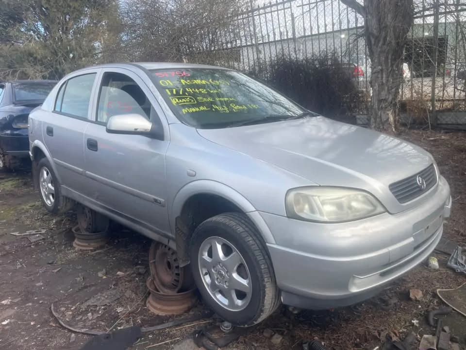 2001 Holden Astra at Campbellfield