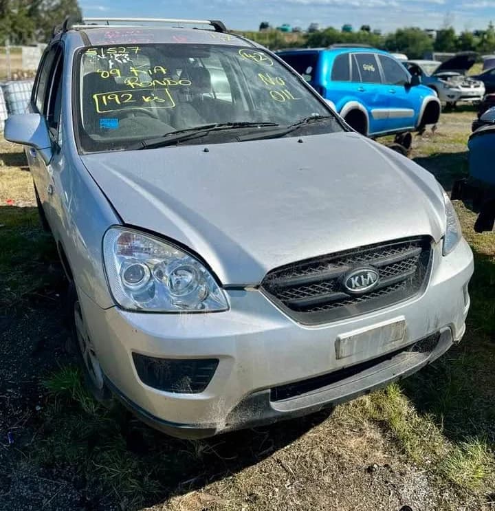 2009 Kia Rondo at Kilsyth