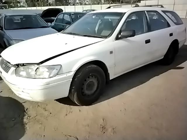 2000 Toyota Camry at Elizabeth
