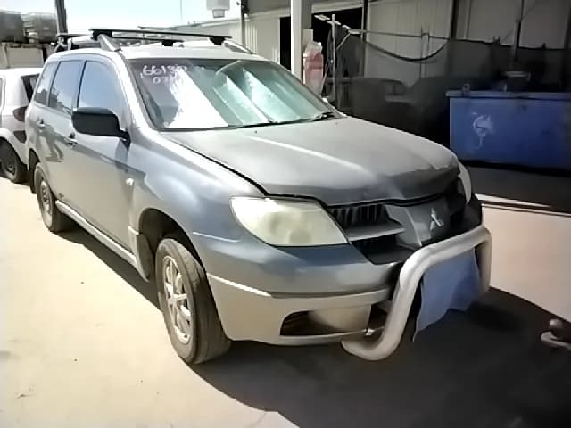 2005 Mitsubishi Outlander at Elizabeth