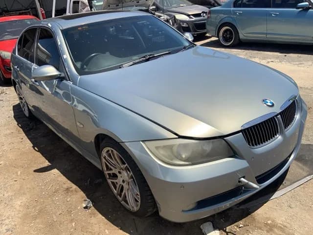 2006 BMW 325i at Lonsdale