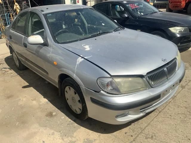 2000 Nissan Pulsar at Lonsdale
