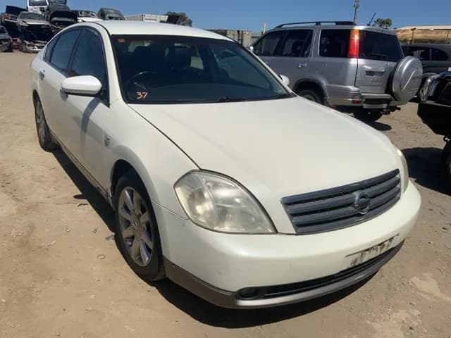 2005 Nissan Maxima at Lonsdale