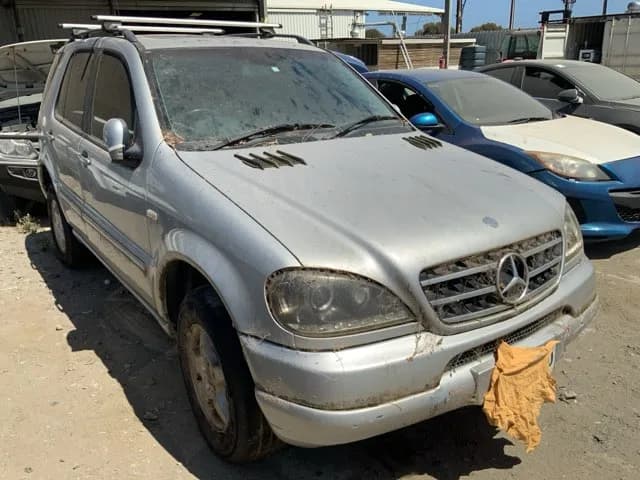 2000 Mercedes-Benz Ml320 at Lonsdale