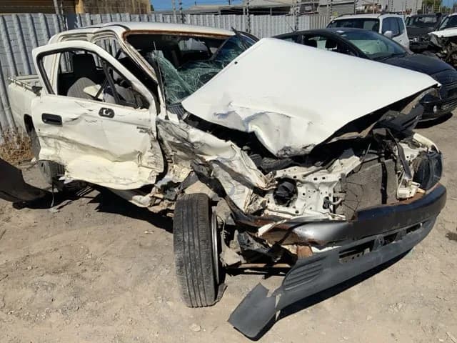 2003 Toyota Hilux at Lonsdale