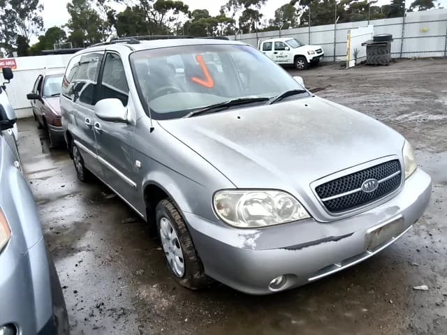 2003 Kia Carnival at Elizabeth