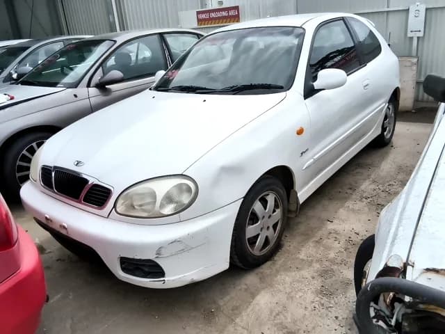 2000 Daewoo Lanos at Elizabeth