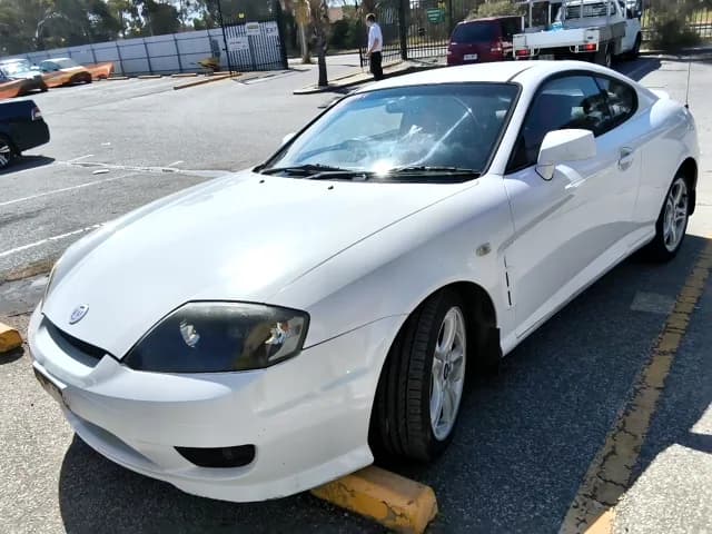 2005 Hyundai Tiburon at Elizabeth