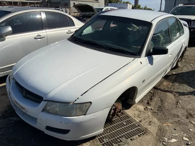 2005 Holden Commodore at Lonsdale