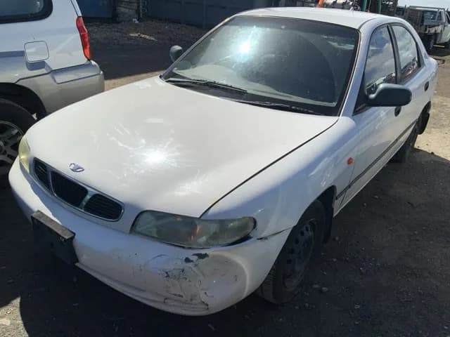 1998 Daewoo Nubira at Lonsdale