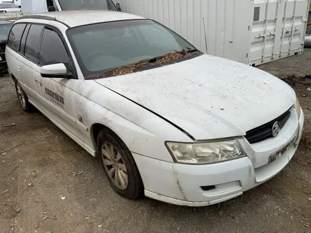 2004 Holden Commodore at Lonsdale