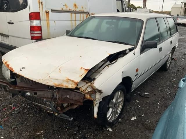 1993 Holden Commodore at Lonsdale