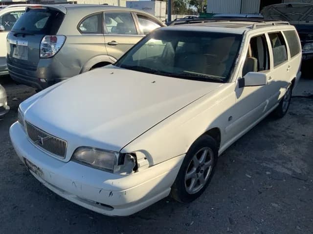 1998 Volvo V70 at Lonsdale