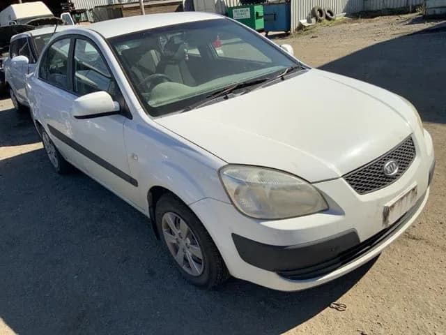 2006 Kia Rio at Lonsdale