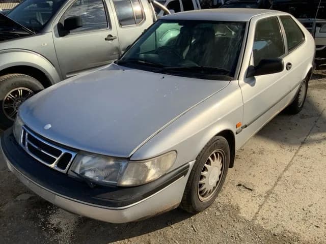 1995 Saab 900 at Lonsdale