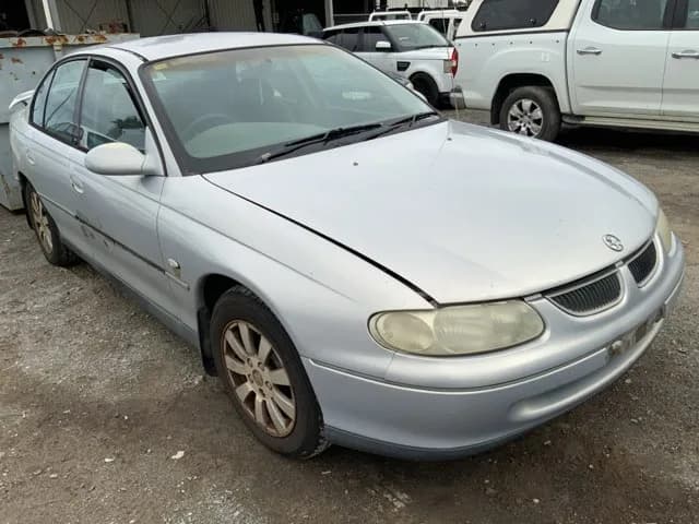 2000 Holden Commodore at Lonsdale