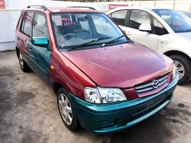 2000 Mazda 121 at Elizabeth
