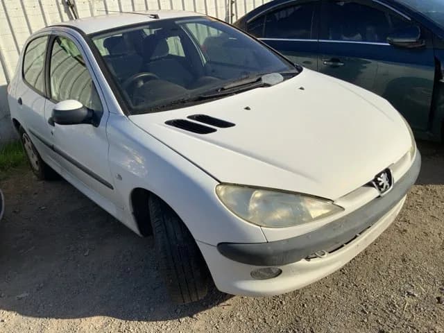 2002 Peugeot 206 at Lonsdale