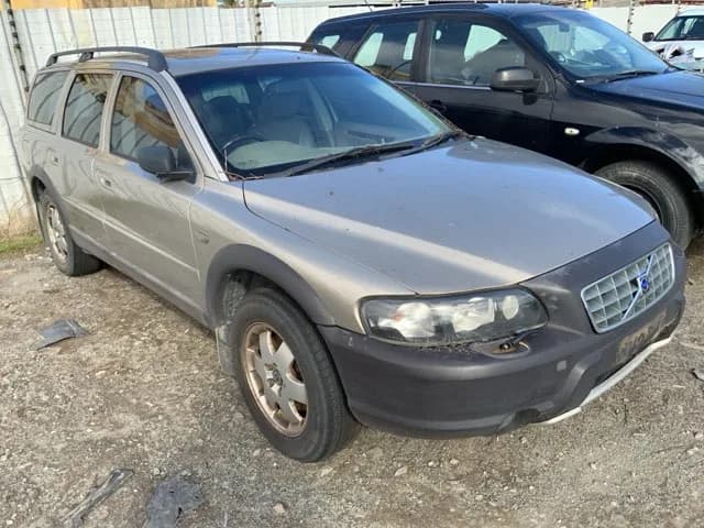 2004 Volvo Xc70 at Lonsdale