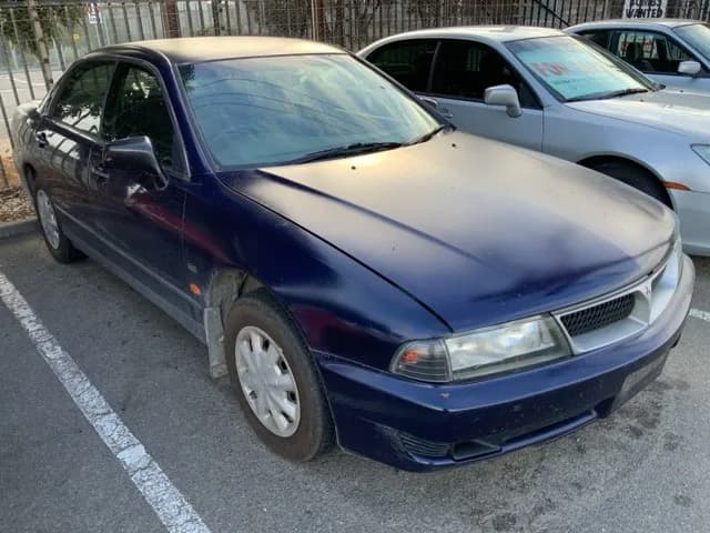 2000 Mitsubishi Magna at Lonsdale