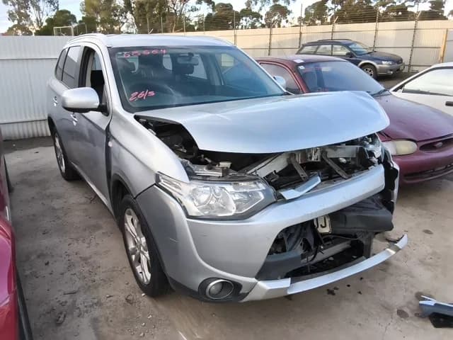 2014 Mitsubishi Outlander at Elizabeth