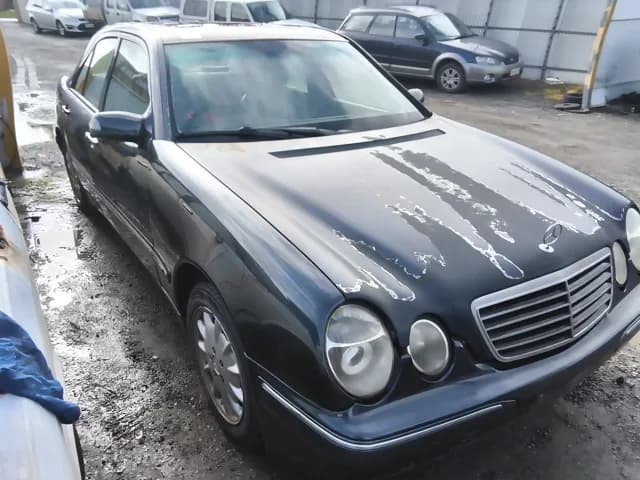 2000 Mercedes-Benz E240 at Elizabeth
