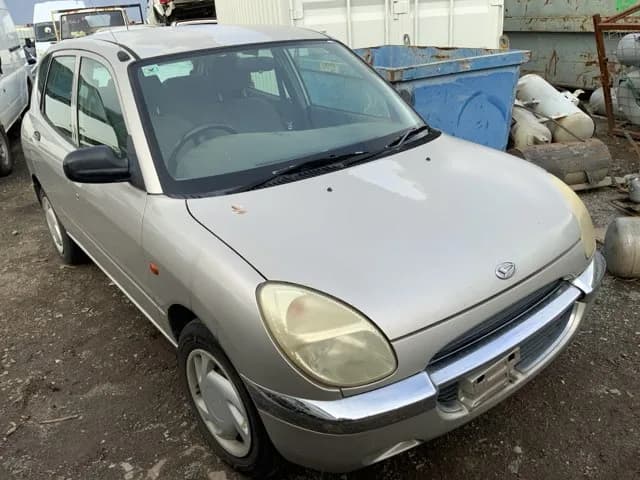2000 Daihatsu Sirion at Lonsdale