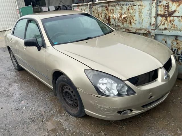 2004 Mitsubishi Magna at Lonsdale