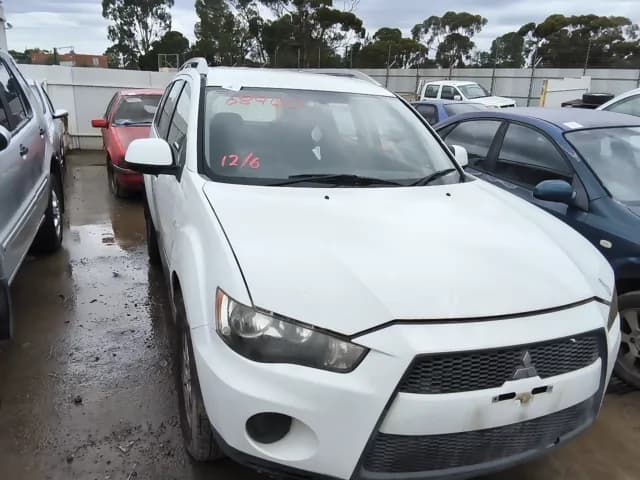 2009 Mitsubishi Outlander at Elizabeth