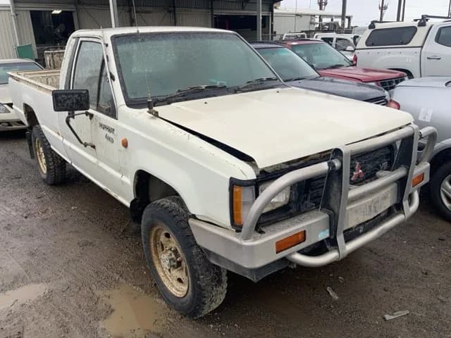 1993 Mitsubishi Triton at Lonsdale