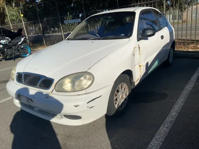 2002 Daewoo Lanos at Lonsdale