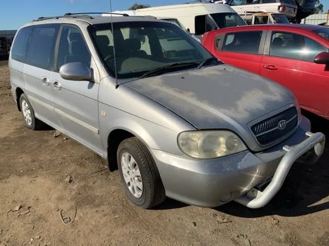 2005 Kia Carnival at Lonsdale